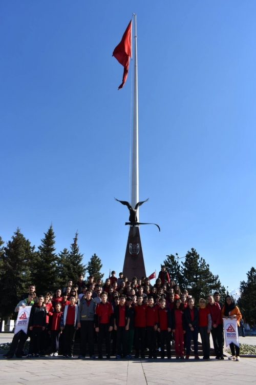 Şehitlik Ziyaretinde Duygusal Anlar!