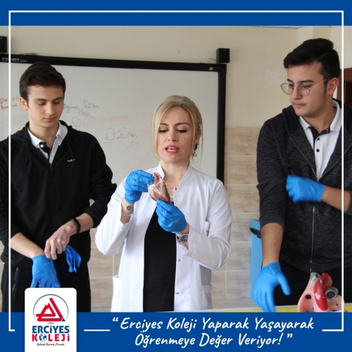 ERCİYES KOLEJİ YAPARAK YAŞAYARAK ÖĞRENMEYE DEĞER VERİYOR